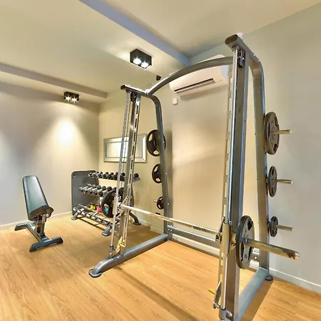 Апартаменты Urbanflat 80 - The Parisian Triplex Loft