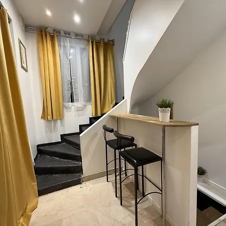 Urbanflat 80 - The Parisian Triplex Loft