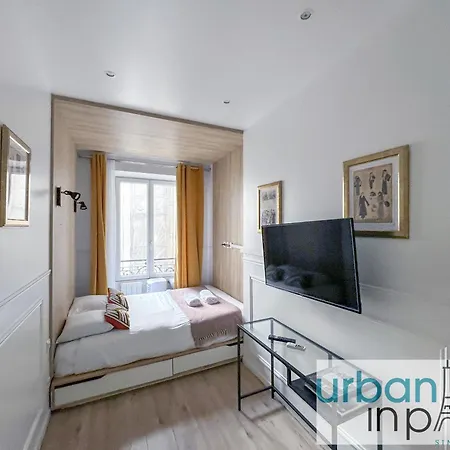 Апартаменты Urbanflat 80 - The Parisian Triplex Loft