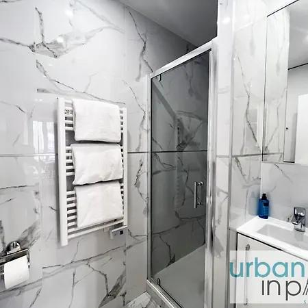 Urbanflat 80 - The Parisian Triplex Loft * Париж