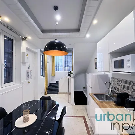 Апартаменты Urbanflat 80 - The Parisian Triplex Loft Париж