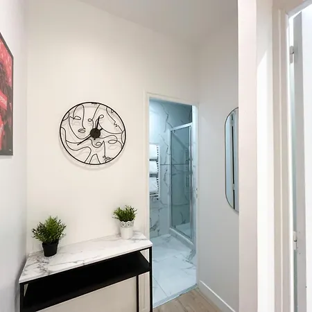 Urbanflat 80 - The Parisian Triplex Loft Апартаменты *
