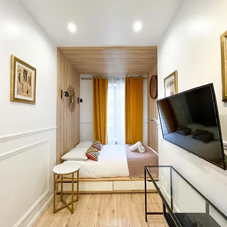 Urbanflat 80 - The Parisian Triplex Loft Апартаменты Париж