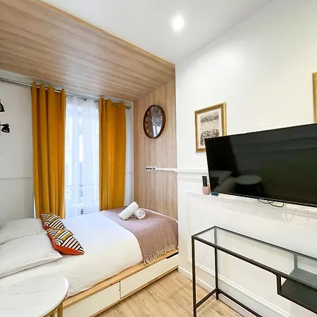 Urbanflat 80 - The Parisian Triplex Loft