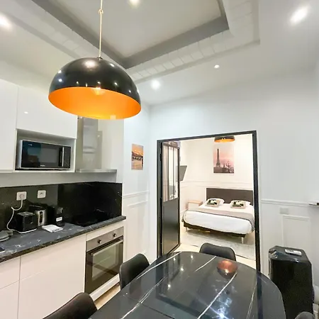Urbanflat 80 - The Parisian Triplex Loft Апартаменты